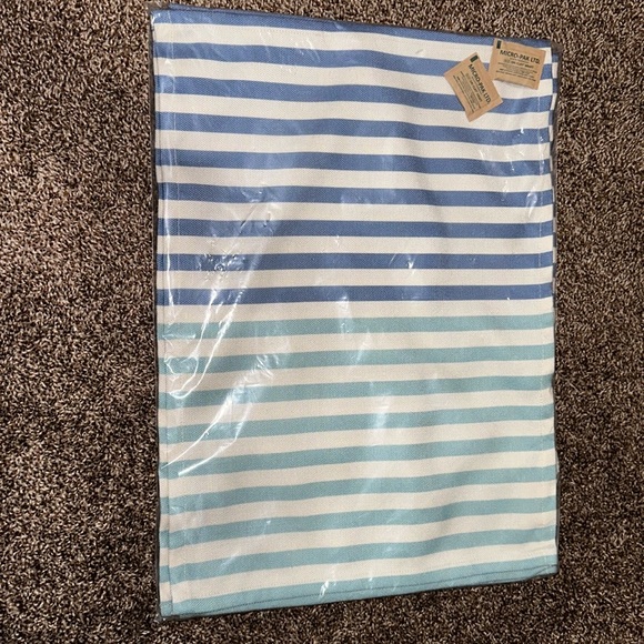 Set of 4 placemats - Picture 1 of 2